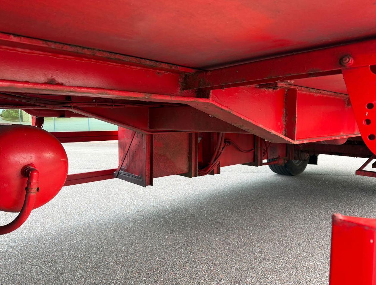 Prikolica sa zatvorenim sandukom Heiwo Chassis + Isolated BOX 770x250x270 Inside Tail Lift Super Condition: slika Prikolica sa zatvorenim sandukom Heiwo Chassis + Isolated BOX 770x250x270 Inside Tail Lift Super Condition