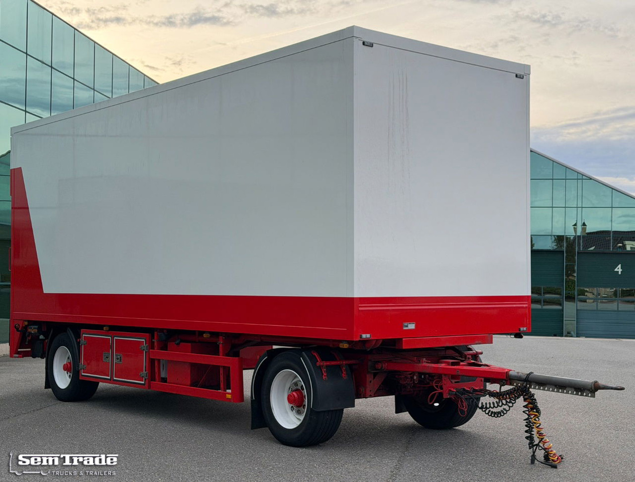 Prikolica sa zatvorenim sandukom Heiwo Chassis + Isolated BOX 770x250x270 Inside Tail Lift Super Condition: slika Prikolica sa zatvorenim sandukom Heiwo Chassis + Isolated BOX 770x250x270 Inside Tail Lift Super Condition