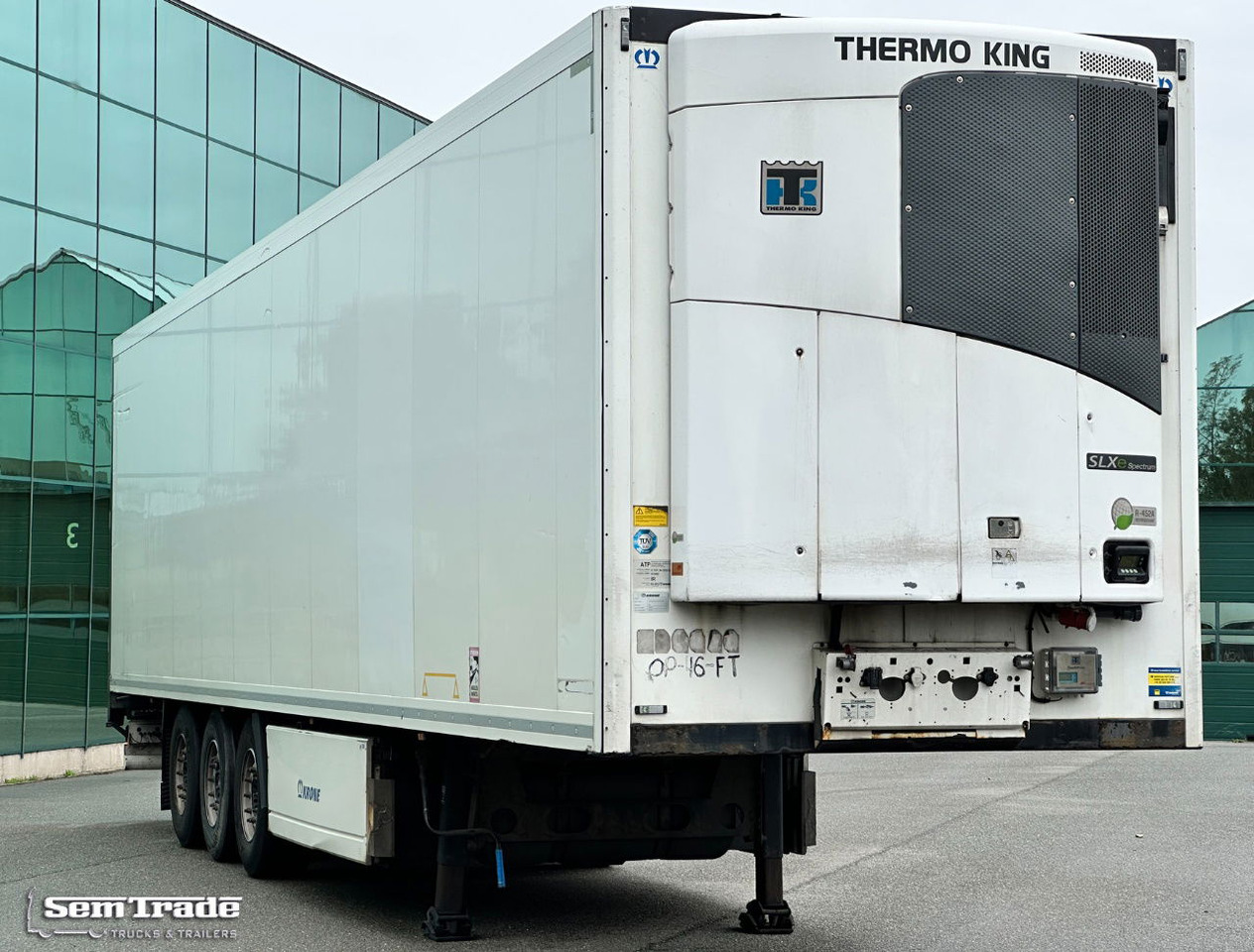 Poluprikolica hladnjača Krone TKS Thermo King SLXe Spectrum BI-Temp Lift Axle Holland-Trailer: slika Poluprikolica hladnjača Krone TKS Thermo King SLXe Spectrum BI-Temp Lift Axle Holland-Trailer
