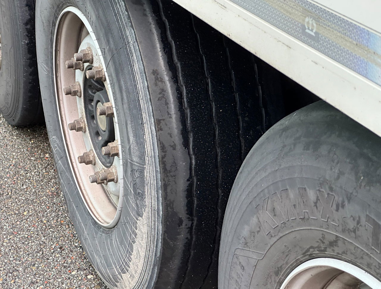 Poluprikolica hladnjača Krone TKS Thermo King SLXe Spectrum BI-Temp Lift Axle Holland-Trailer: slika Poluprikolica hladnjača Krone TKS Thermo King SLXe Spectrum BI-Temp Lift Axle Holland-Trailer