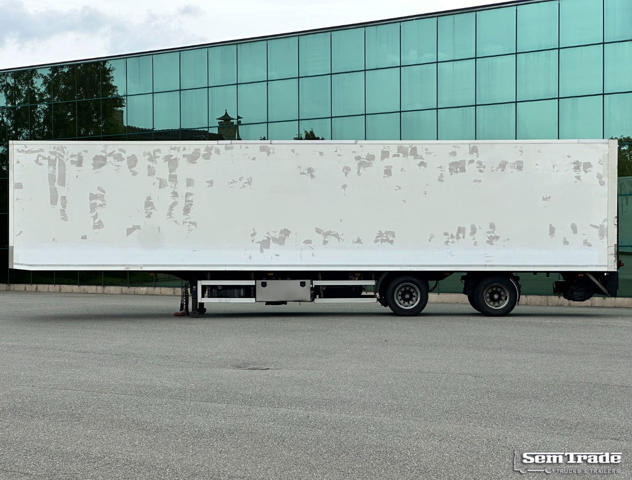 Lamboo T03 Isolated BOX + Heater Steering Axle Lift Axle Tail Lift NL-Trailer - Poluprikolica sa zatvorenim sandukom: slika Lamboo T03 Isolated BOX + Heater Steering Axle Lift Axle Tail Lift NL-Trailer - Poluprikolica sa zatvorenim sandukom Lamboo T03 Isolated BOX + Heater Steering Axle Lift Axle Tail Lift NL-Trailer - Poluprikolica sa zatvorenim sandukom: slika Lamboo T03 Isolated BOX + Heater Steering Axle Lift Axle Tail Lift NL-Trailer - Poluprikolica sa zatvorenim sandukom