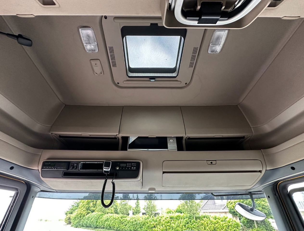 Kamion hladnjača Scania R450 Retarder TRS Cooling Heiwo Isolated Boxes Tail Lift NL-Combi: slika Kamion hladnjača Scania R450 Retarder TRS Cooling Heiwo Isolated Boxes Tail Lift NL-Combi