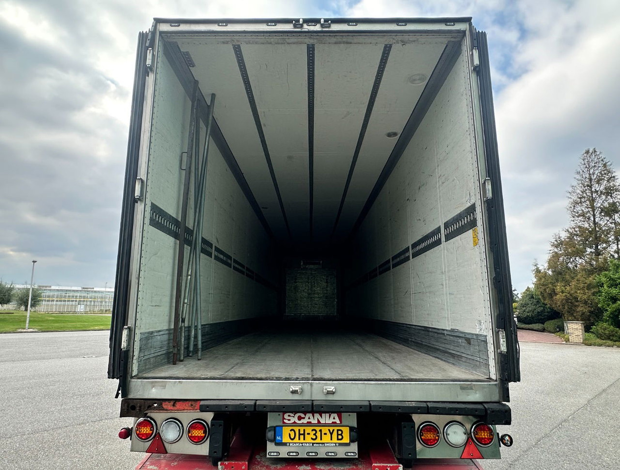 Poluprikolica hladnjača Schmitz Cargobull SKO 24 Carrier Maxima 1300 Flower Wide 2X Lift Axle: slika Poluprikolica hladnjača Schmitz Cargobull SKO 24 Carrier Maxima 1300 Flower Wide 2X Lift Axle