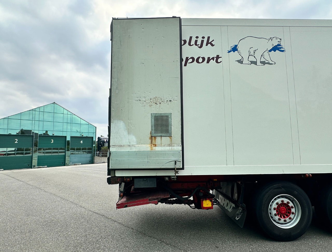 Poluprikolica hladnjača Schmitz Cargobull SKO 24 Carrier Maxima 1300 Flower Wide 2X Lift Axle: slika Poluprikolica hladnjača Schmitz Cargobull SKO 24 Carrier Maxima 1300 Flower Wide 2X Lift Axle