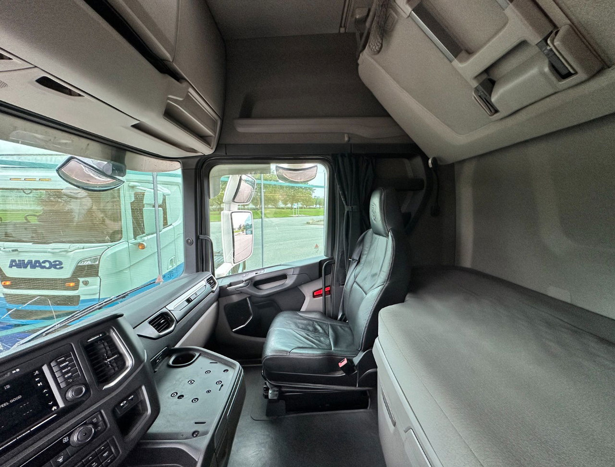 Tegljač Scania S450 Full AIR Retarder 2X Tanks Only 659.000 KM Super Condition: slika Tegljač Scania S450 Full AIR Retarder 2X Tanks Only 659.000 KM Super Condition Tegljač Scania S450 Full AIR Retarder 2X Tanks Only 659.000 KM Super Condition: slika Tegljač Scania S450 Full AIR Retarder 2X Tanks Only 659.000 KM Super Condition