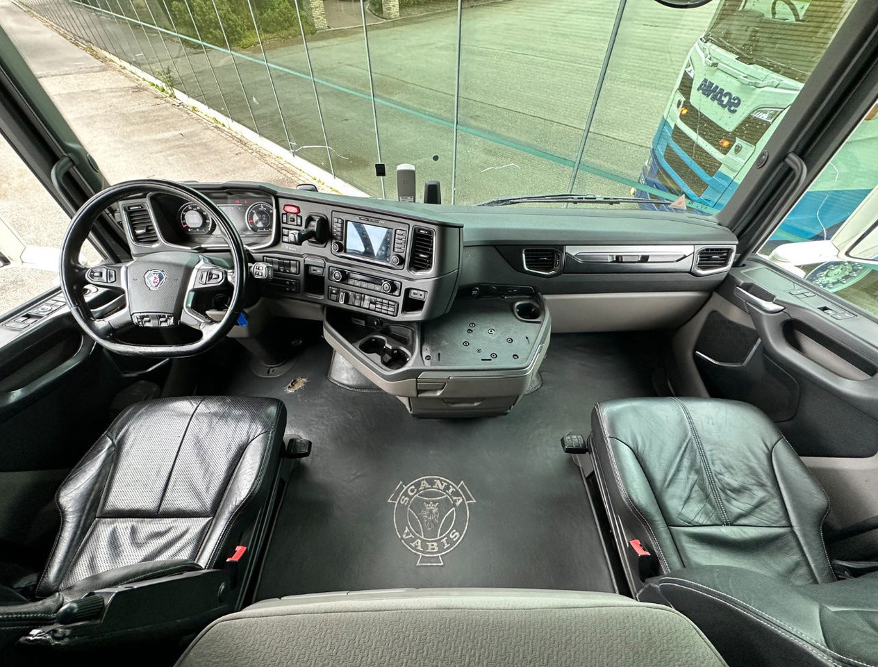 Tegljač Scania S450 Full AIR Retarder 2X Tanks Only 659.000 KM Super Condition: slika Tegljač Scania S450 Full AIR Retarder 2X Tanks Only 659.000 KM Super Condition Tegljač Scania S450 Full AIR Retarder 2X Tanks Only 659.000 KM Super Condition: slika Tegljač Scania S450 Full AIR Retarder 2X Tanks Only 659.000 KM Super Condition