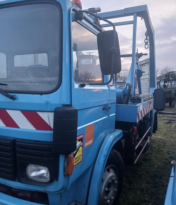 Camion Porte tourets Renault ,Iveco ,etc - Utovarivač s proklizavajućim upravljanjem: slika Camion Porte tourets Renault ,Iveco ,etc - Utovarivač s proklizavajućim upravljanjem Camion Porte tourets Renault ,Iveco ,etc - Utovarivač s proklizavajućim upravljanjem: slika Camion Porte tourets Renault ,Iveco ,etc - Utovarivač s proklizavajućim upravljanjem