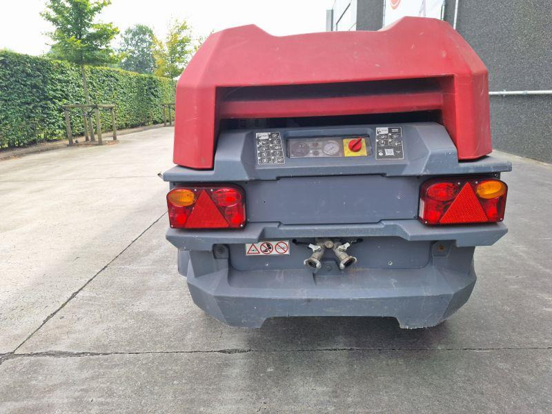 Atlas-Copco XAS 38 KD - Zračni kompresor: slika Atlas-Copco XAS 38 KD - Zračni kompresor Atlas-Copco XAS 38 KD - Zračni kompresor: slika Atlas-Copco XAS 38 KD - Zračni kompresor