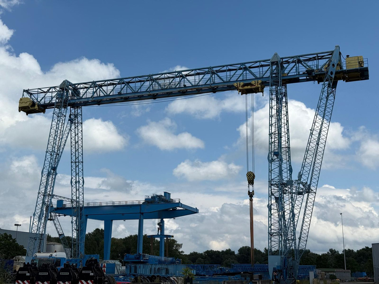 Voest Alpine 60 ton - Portalna dizalica: slika Voest Alpine 60 ton - Portalna dizalica Voest Alpine 60 ton - Portalna dizalica: slika Voest Alpine 60 ton - Portalna dizalica