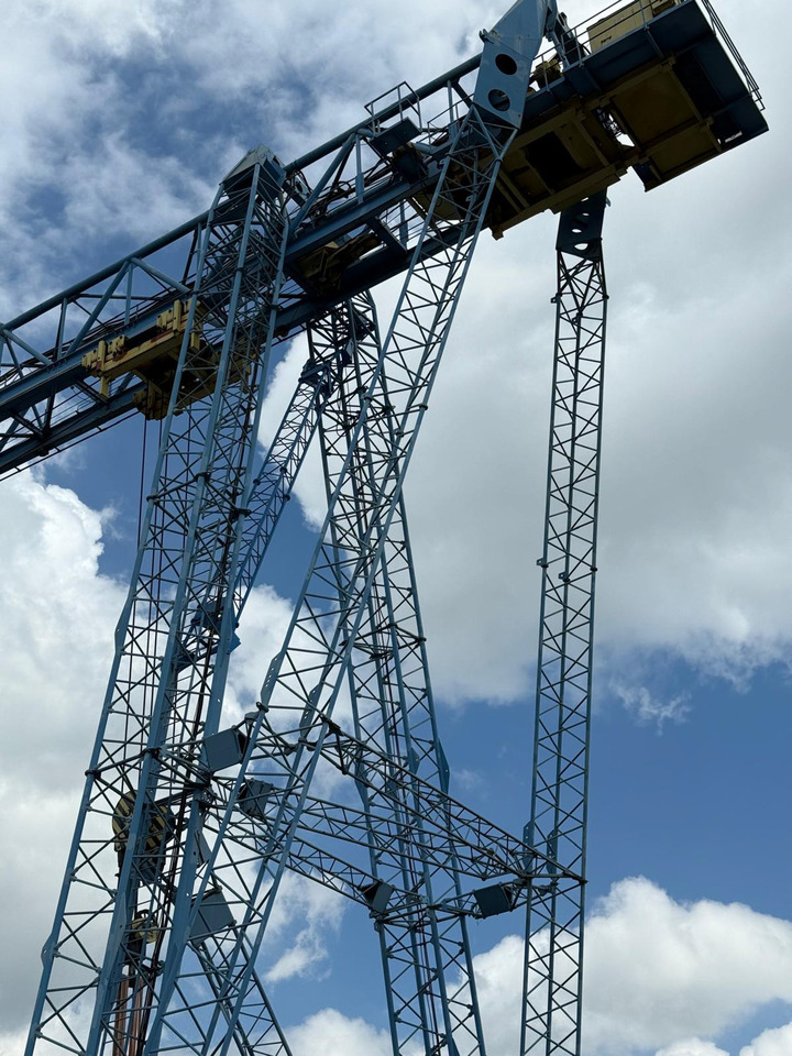 Voest Alpine 60 ton - Portalna dizalica: slika Voest Alpine 60 ton - Portalna dizalica Voest Alpine 60 ton - Portalna dizalica: slika Voest Alpine 60 ton - Portalna dizalica