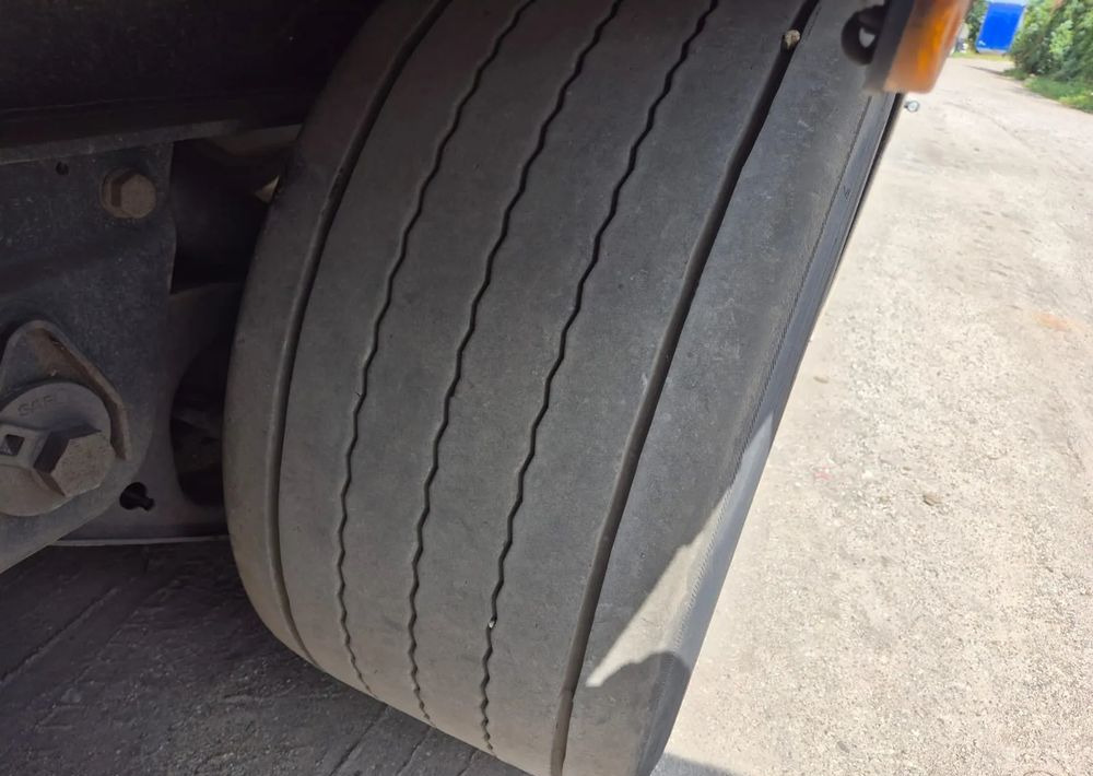 Fliegl Tandem 3 osie - Prikolica s ceradom: slika Fliegl Tandem 3 osie - Prikolica s ceradom Fliegl Tandem 3 osie - Prikolica s ceradom: slika Fliegl Tandem 3 osie - Prikolica s ceradom