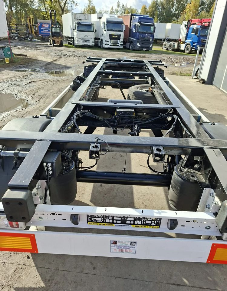 Krone BDF osie SAF przyczepa - Transporter kontejnera/ Prikolica s izmjenjivim sanducima: slika Krone BDF osie SAF przyczepa - Transporter kontejnera/ Prikolica s izmjenjivim sanducima Krone BDF osie SAF przyczepa - Transporter kontejnera/ Prikolica s izmjenjivim sanducima: slika Krone BDF osie SAF przyczepa - Transporter kontejnera/ Prikolica s izmjenjivim sanducima