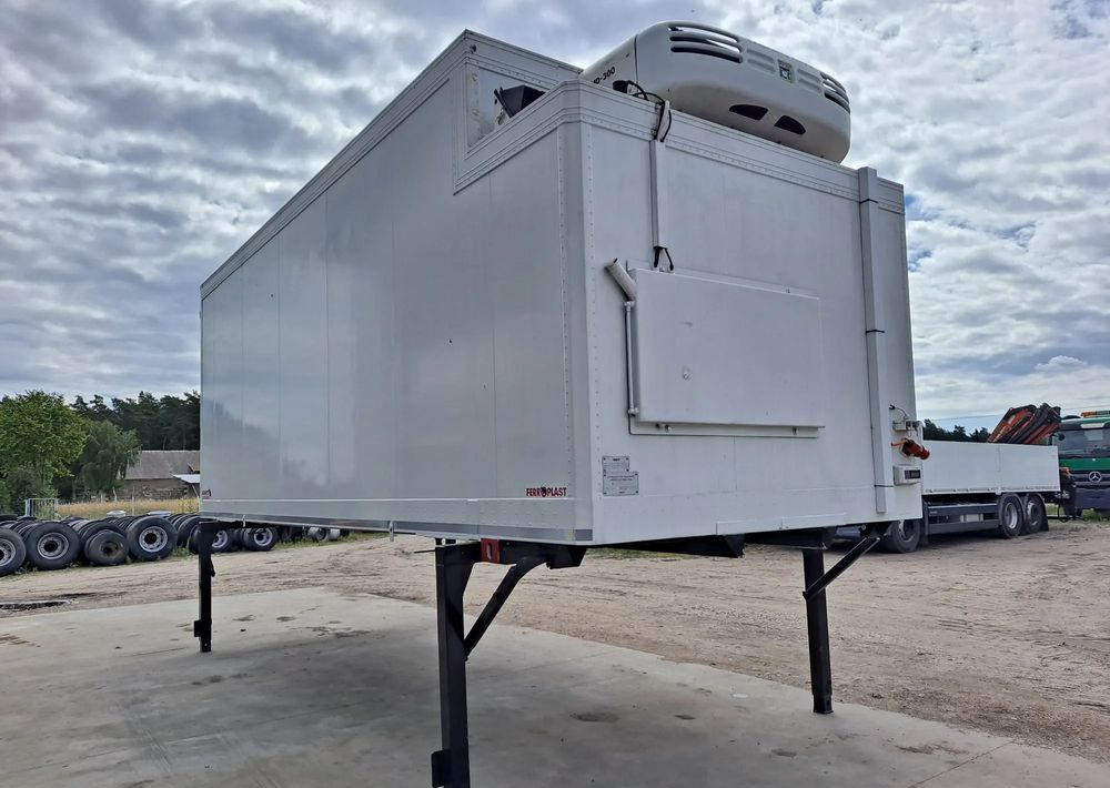 Schmitz Cargobull Chłodnia BDF kontener z agregatem Thermo King MD300 - Prikolica hladnjača: slika Schmitz Cargobull Chłodnia BDF kontener z agregatem Thermo King MD300 - Prikolica hladnjača Schmitz Cargobull Chłodnia BDF kontener z agregatem Thermo King MD300 - Prikolica hladnjača: slika Schmitz Cargobull Chłodnia BDF kontener z agregatem Thermo King MD300 - Prikolica hladnjača