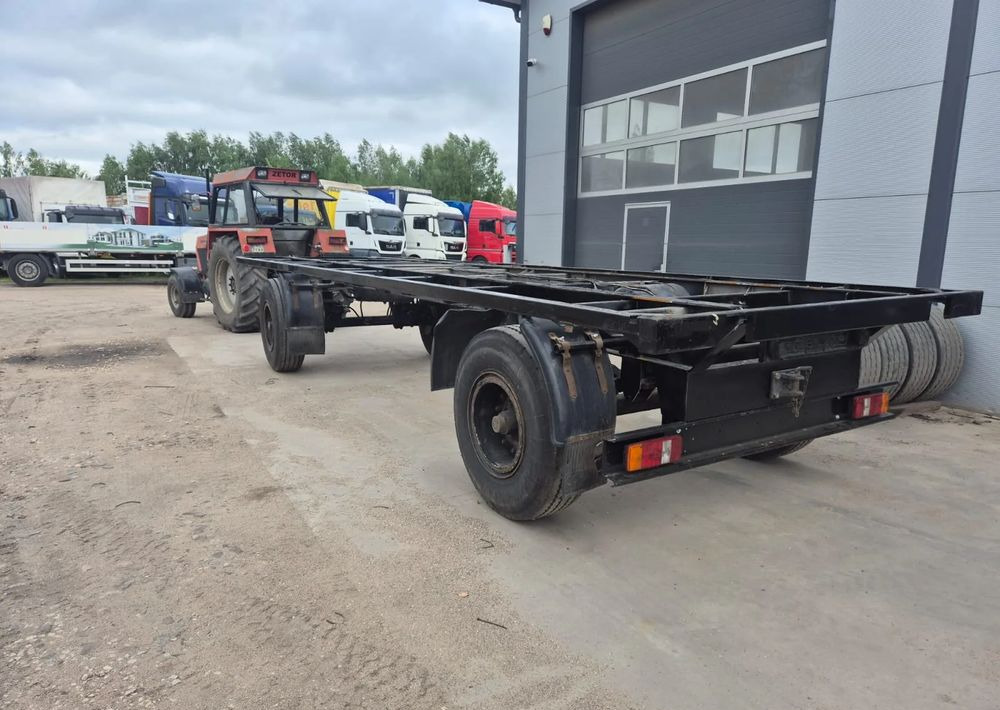 Schmitz Cargobull Przyczepa Krone na resorze - Prikolica-šasija: slika Schmitz Cargobull Przyczepa Krone na resorze - Prikolica-šasija Schmitz Cargobull Przyczepa Krone na resorze - Prikolica-šasija: slika Schmitz Cargobull Przyczepa Krone na resorze - Prikolica-šasija