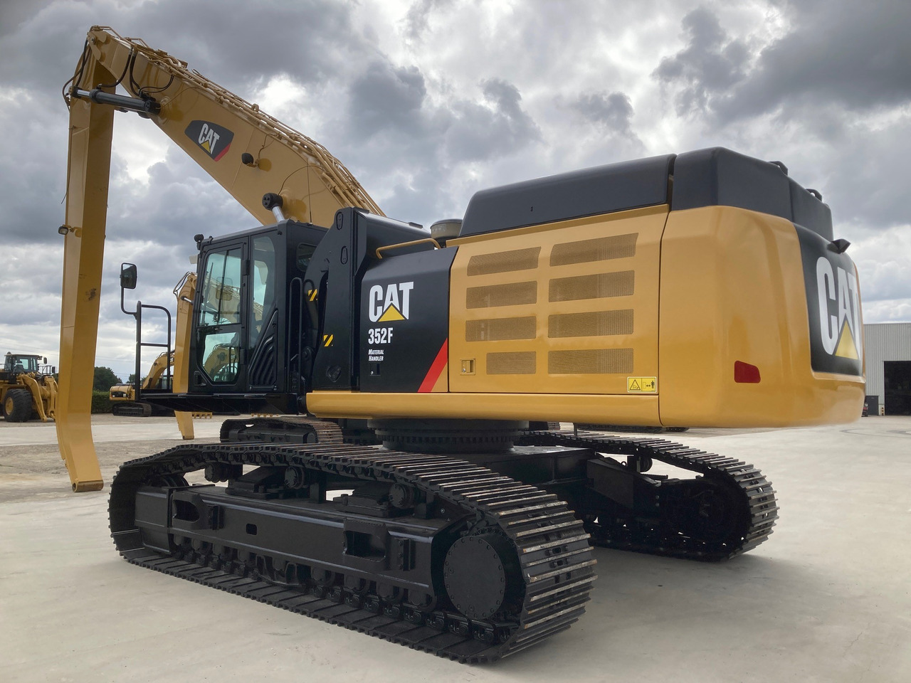 Stroj za rukovanje otpadom CATERPILLAR 352F Material Handler: slika Stroj za rukovanje otpadom CATERPILLAR 352F Material Handler
