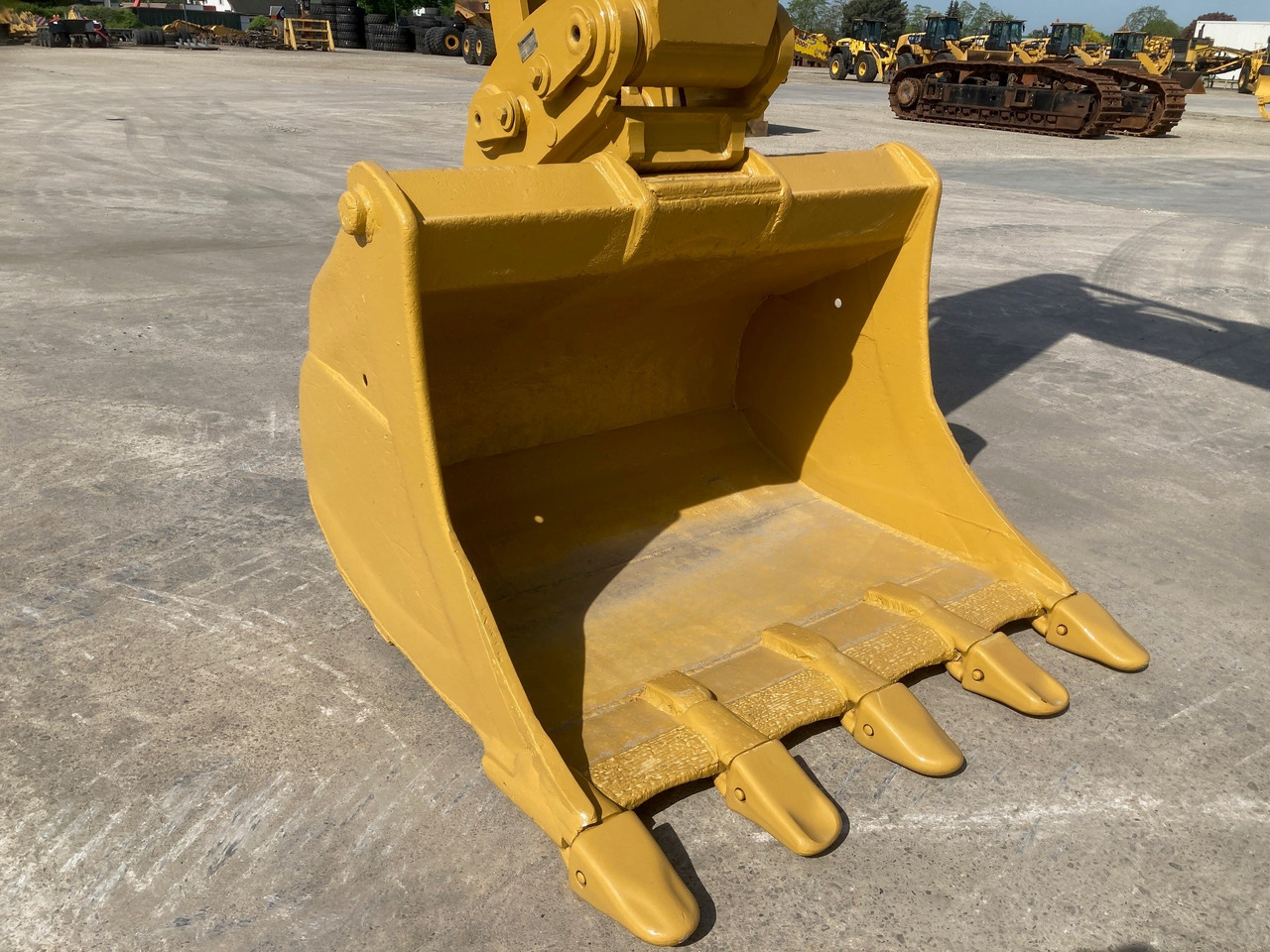 Zakup caterpillar 330DL caterpillar 330DL: slika Zakup caterpillar 330DL caterpillar 330DL