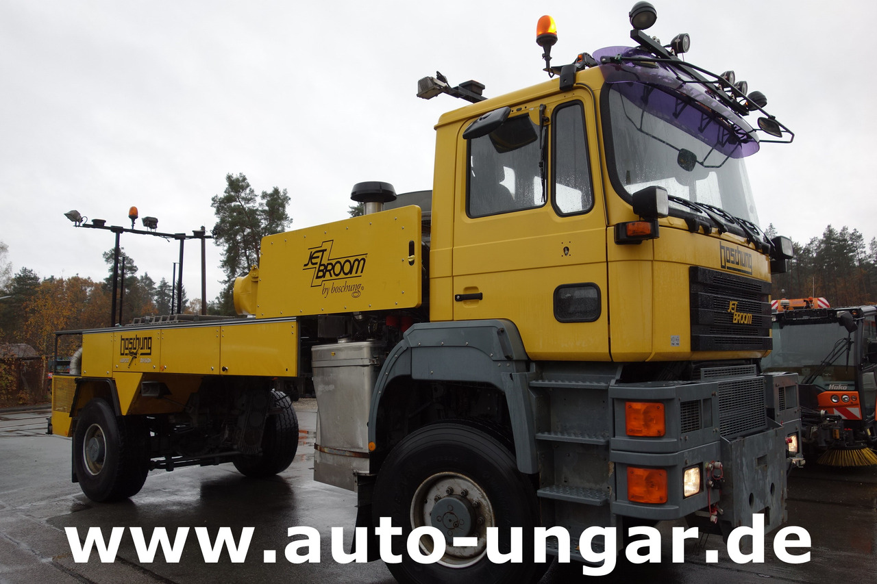 MAN Boschung BJB 8000 Speed Broom 4x4 Offroad Trial Flughafen - Aerodromska oprema, Aerodromska oprema: slika MAN Boschung BJB 8000 Speed Broom 4x4 Offroad Trial Flughafen - Aerodromska oprema, Aerodromska oprema MAN Boschung BJB 8000 Speed Broom 4x4 Offroad Trial Flughafen - Aerodromska oprema, Aerodromska oprema: slika MAN Boschung BJB 8000 Speed Broom 4x4 Offroad Trial Flughafen - Aerodromska oprema, Aerodromska oprema