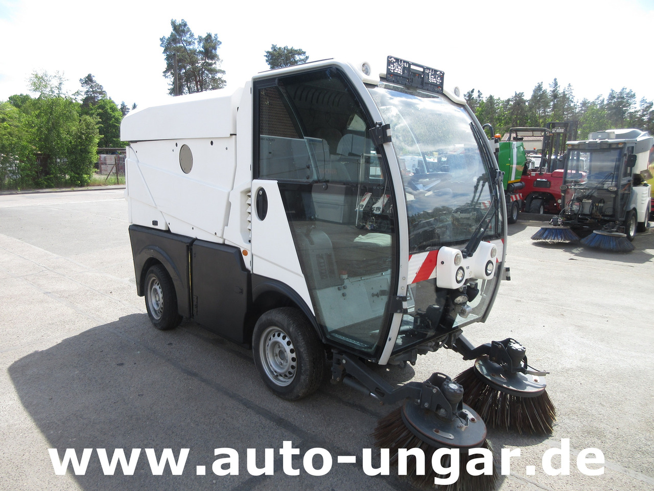 BUCHER CityCat CC1000 ERSATZTEILTRÄGER Kehrmaschine SPAREPARTS - Cestovna čistilica: slika BUCHER CityCat CC1000 ERSATZTEILTRÄGER Kehrmaschine SPAREPARTS - Cestovna čistilica BUCHER CityCat CC1000 ERSATZTEILTRÄGER Kehrmaschine SPAREPARTS - Cestovna čistilica: slika BUCHER CityCat CC1000 ERSATZTEILTRÄGER Kehrmaschine SPAREPARTS - Cestovna čistilica