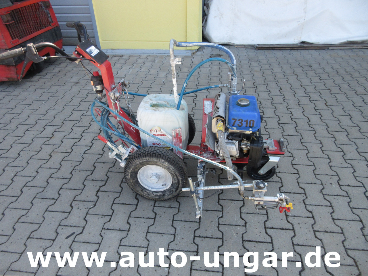 Larius Miro Liner Plus Airless Roadmarking Markiermaschine Bj. 2017 Graco - Građevinski strojevi: slika Larius Miro Liner Plus Airless Roadmarking Markiermaschine Bj. 2017 Graco - Građevinski strojevi Larius Miro Liner Plus Airless Roadmarking Markiermaschine Bj. 2017 Graco - Građevinski strojevi: slika Larius Miro Liner Plus Airless Roadmarking Markiermaschine Bj. 2017 Graco - Građevinski strojevi