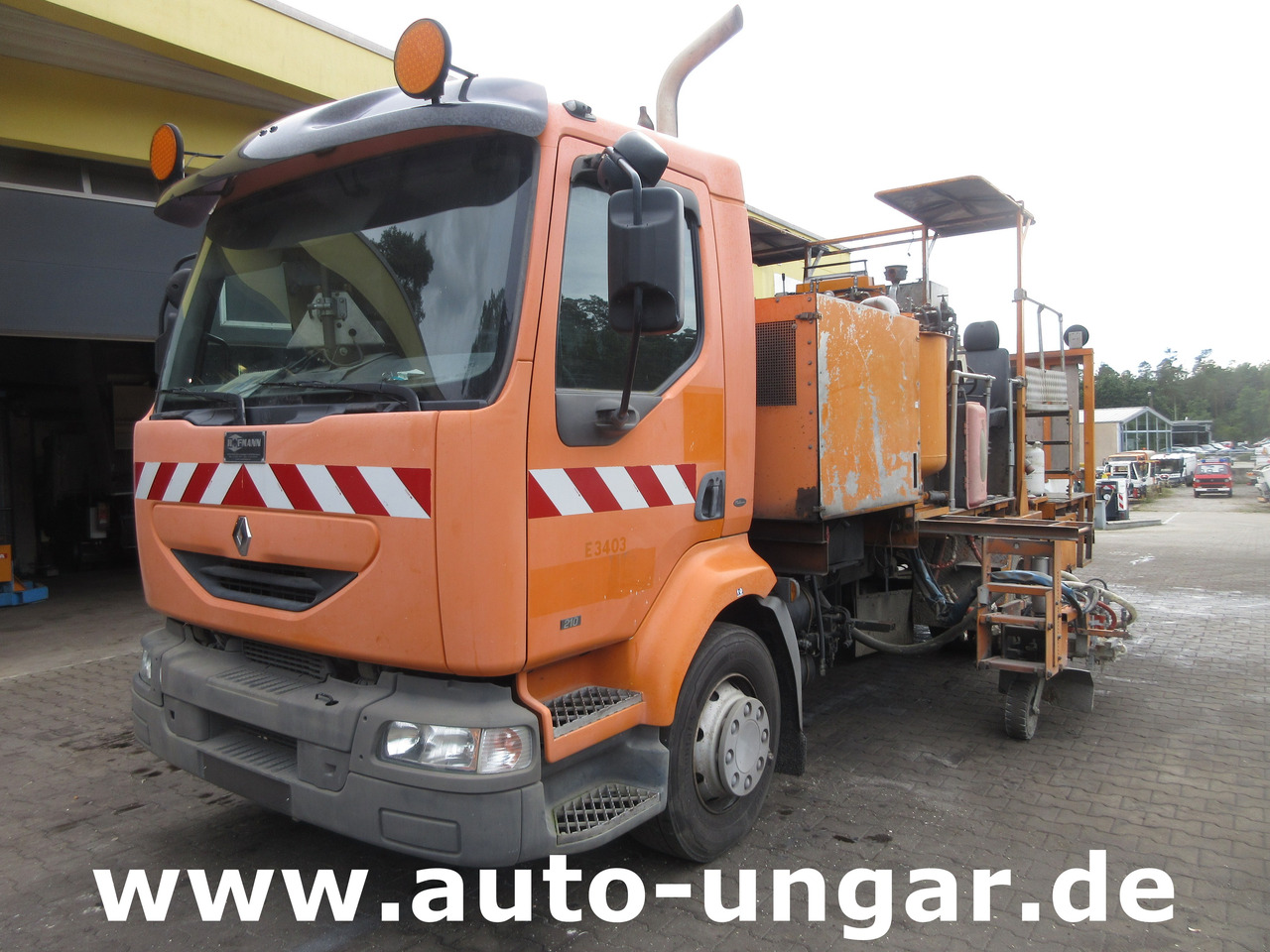 Hofmann H75 - 1000 Thermoplastic Roadmarking Machine Truck Mounted Hot Paint - Stroj za asfaltiranje: slika Hofmann H75 - 1000 Thermoplastic Roadmarking Machine Truck Mounted Hot Paint - Stroj za asfaltiranje Hofmann H75 - 1000 Thermoplastic Roadmarking Machine Truck Mounted Hot Paint - Stroj za asfaltiranje: slika Hofmann H75 - 1000 Thermoplastic Roadmarking Machine Truck Mounted Hot Paint - Stroj za asfaltiranje