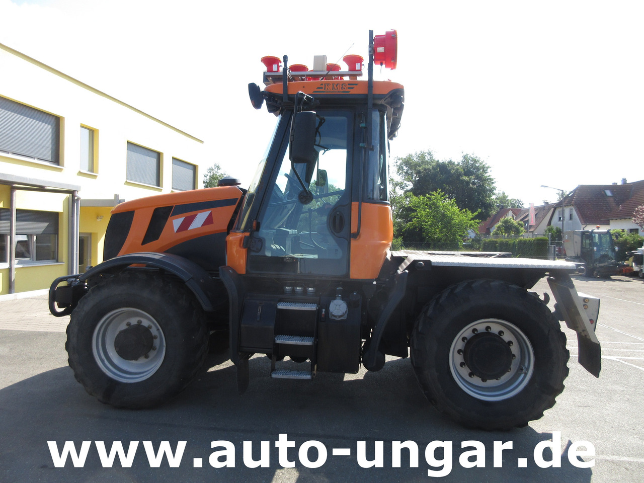 JCB Landpower Fastrac HMV 3200 Bj. 2009 80km/h 4x4 2x PTO 195PS - Traktor: slika JCB Landpower Fastrac HMV 3200 Bj. 2009 80km/h 4x4 2x PTO 195PS - Traktor JCB Landpower Fastrac HMV 3200 Bj. 2009 80km/h 4x4 2x PTO 195PS - Traktor: slika JCB Landpower Fastrac HMV 3200 Bj. 2009 80km/h 4x4 2x PTO 195PS - Traktor