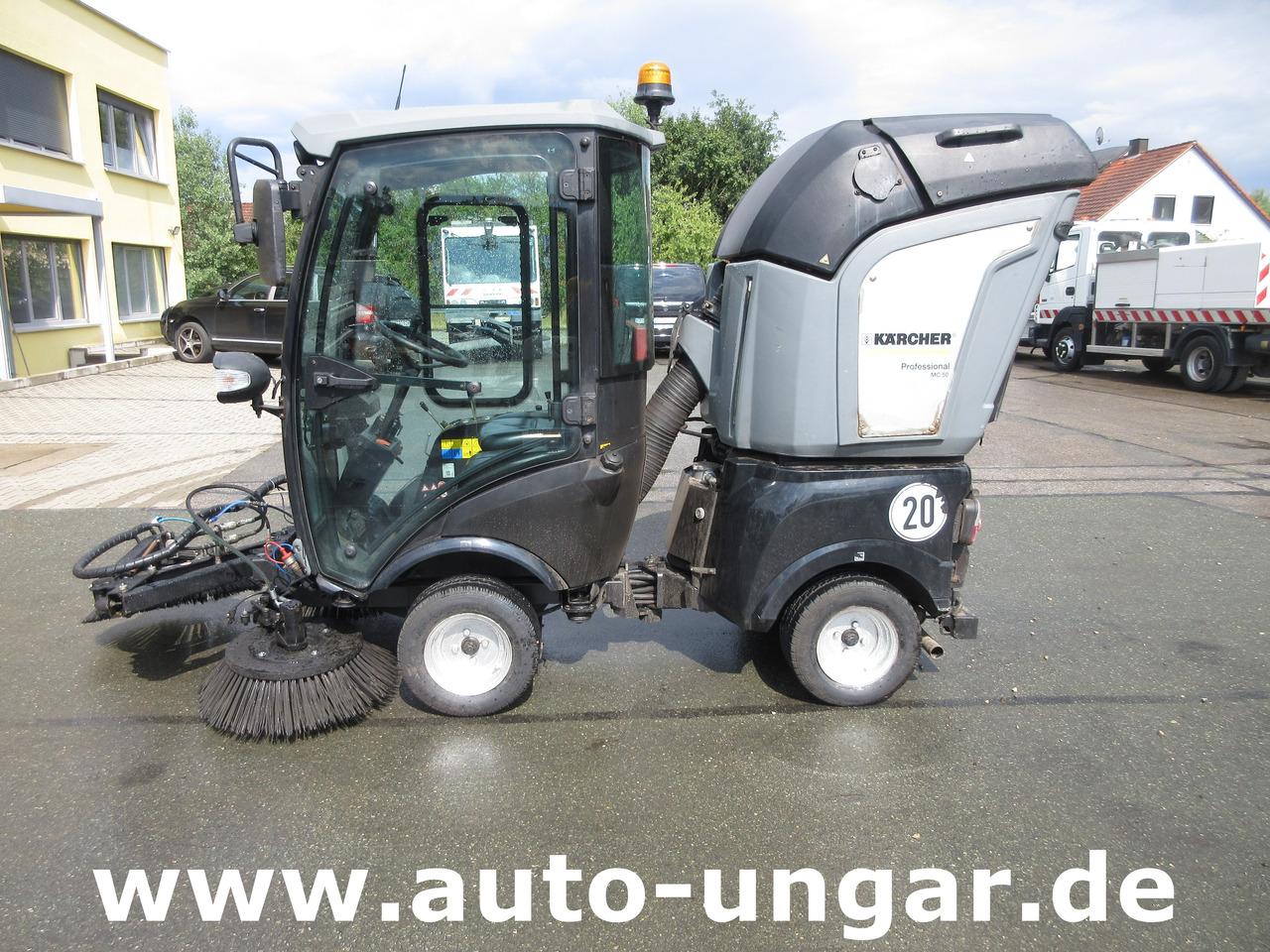 KÄRCHER MC 50 Advanced MIC 50 Professional Kleinkehrmaschine 4x4 Geräteträger - Cestovna čistilica: slika KÄRCHER MC 50 Advanced MIC 50 Professional Kleinkehrmaschine 4x4 Geräteträger - Cestovna čistilica KÄRCHER MC 50 Advanced MIC 50 Professional Kleinkehrmaschine 4x4 Geräteträger - Cestovna čistilica: slika KÄRCHER MC 50 Advanced MIC 50 Professional Kleinkehrmaschine 4x4 Geräteträger - Cestovna čistilica