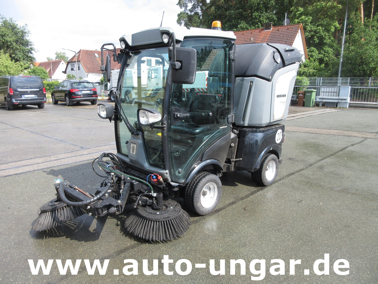 KÄRCHER MC 50 Advanced MIC 50 Professional Kleinkehrmaschine 4x4 Geräteträger - Cestovna čistilica: slika KÄRCHER MC 50 Advanced MIC 50 Professional Kleinkehrmaschine 4x4 Geräteträger - Cestovna čistilica KÄRCHER MC 50 Advanced MIC 50 Professional Kleinkehrmaschine 4x4 Geräteträger - Cestovna čistilica: slika KÄRCHER MC 50 Advanced MIC 50 Professional Kleinkehrmaschine 4x4 Geräteträger - Cestovna čistilica
