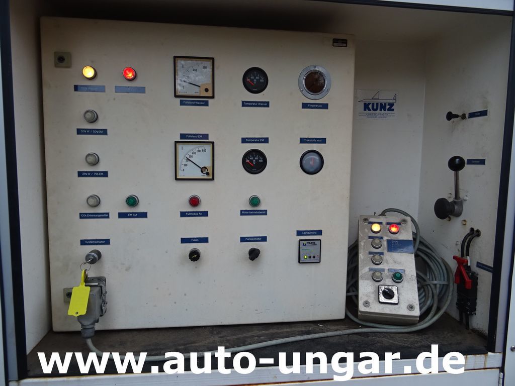 Vozilo za odleđivanje zrakoplova Kunz Aircraft De-Icer Anti-Icer 1200E GSE: slika Vozilo za odleđivanje zrakoplova Kunz Aircraft De-Icer Anti-Icer 1200E GSE