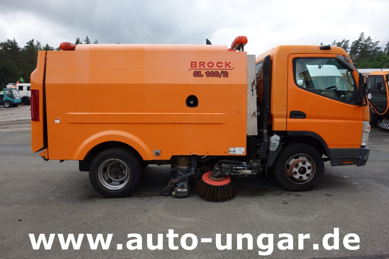 Cestovna čistilica Mitsubishi Fuso Canter 7C15 mit Brock SL 140/2 Kehrmaschine Euro 4: slika Cestovna čistilica Mitsubishi Fuso Canter 7C15 mit Brock SL 140/2 Kehrmaschine Euro 4