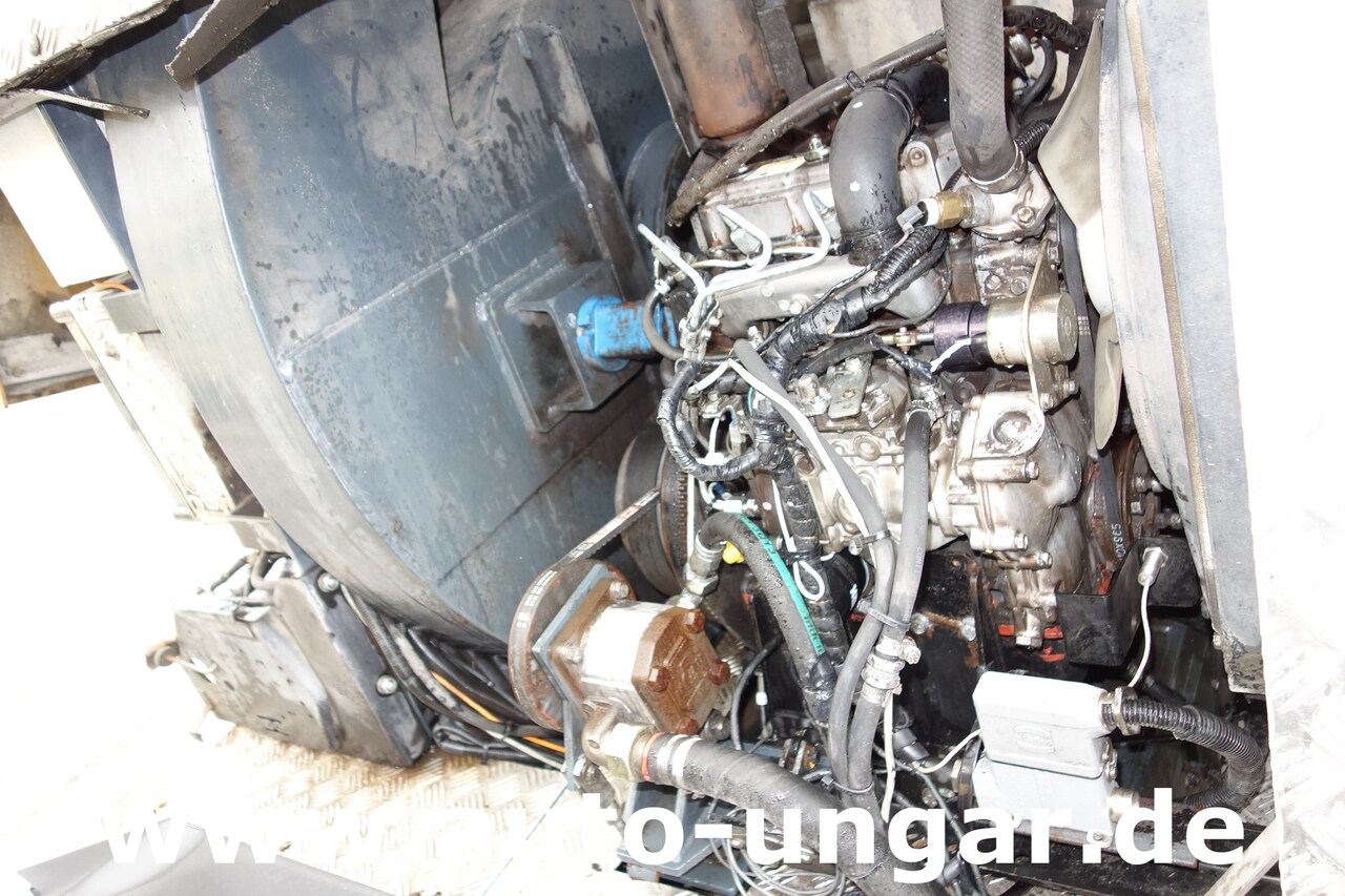 Cestovna čistilica Mitsubishi Fuso Canter 7C15 mit Brock SL 140/2 Kehrmaschine Euro 4: slika Cestovna čistilica Mitsubishi Fuso Canter 7C15 mit Brock SL 140/2 Kehrmaschine Euro 4