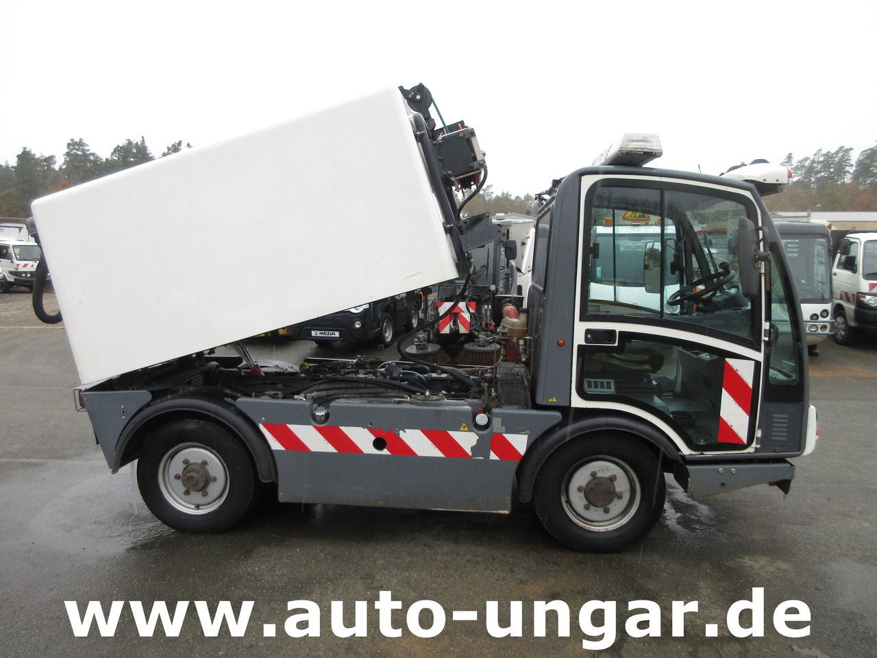 Namjenska/ Posebna vozila BOSCHUNG L3 Laveuse Kärcher Baujahr 2015 mit Hochdruckreiniger am Heck: slika Namjenska/ Posebna vozila BOSCHUNG L3 Laveuse Kärcher Baujahr 2015 mit Hochdruckreiniger am Heck