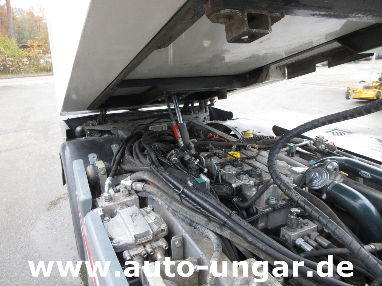 Namjenska/ Posebna vozila BOSCHUNG L3 Laveuse Kärcher Baujahr 2015 mit Hochdruckreiniger am Heck: slika Namjenska/ Posebna vozila BOSCHUNG L3 Laveuse Kärcher Baujahr 2015 mit Hochdruckreiniger am Heck