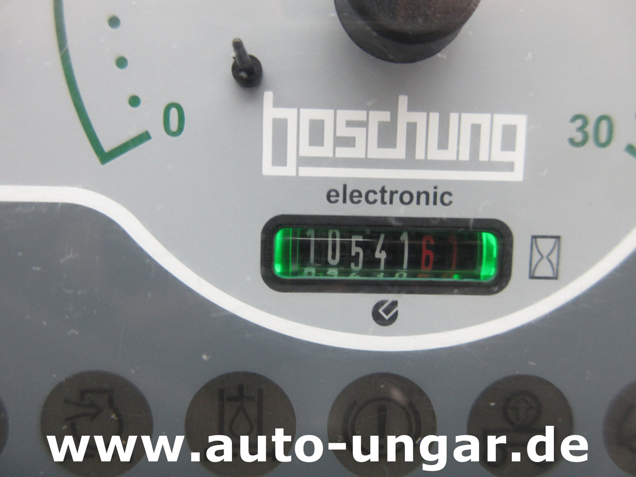 Namjenska/ Posebna vozila BOSCHUNG L3 Laveuse Kärcher Baujahr 2015 mit Hochdruckreiniger am Heck: slika Namjenska/ Posebna vozila BOSCHUNG L3 Laveuse Kärcher Baujahr 2015 mit Hochdruckreiniger am Heck