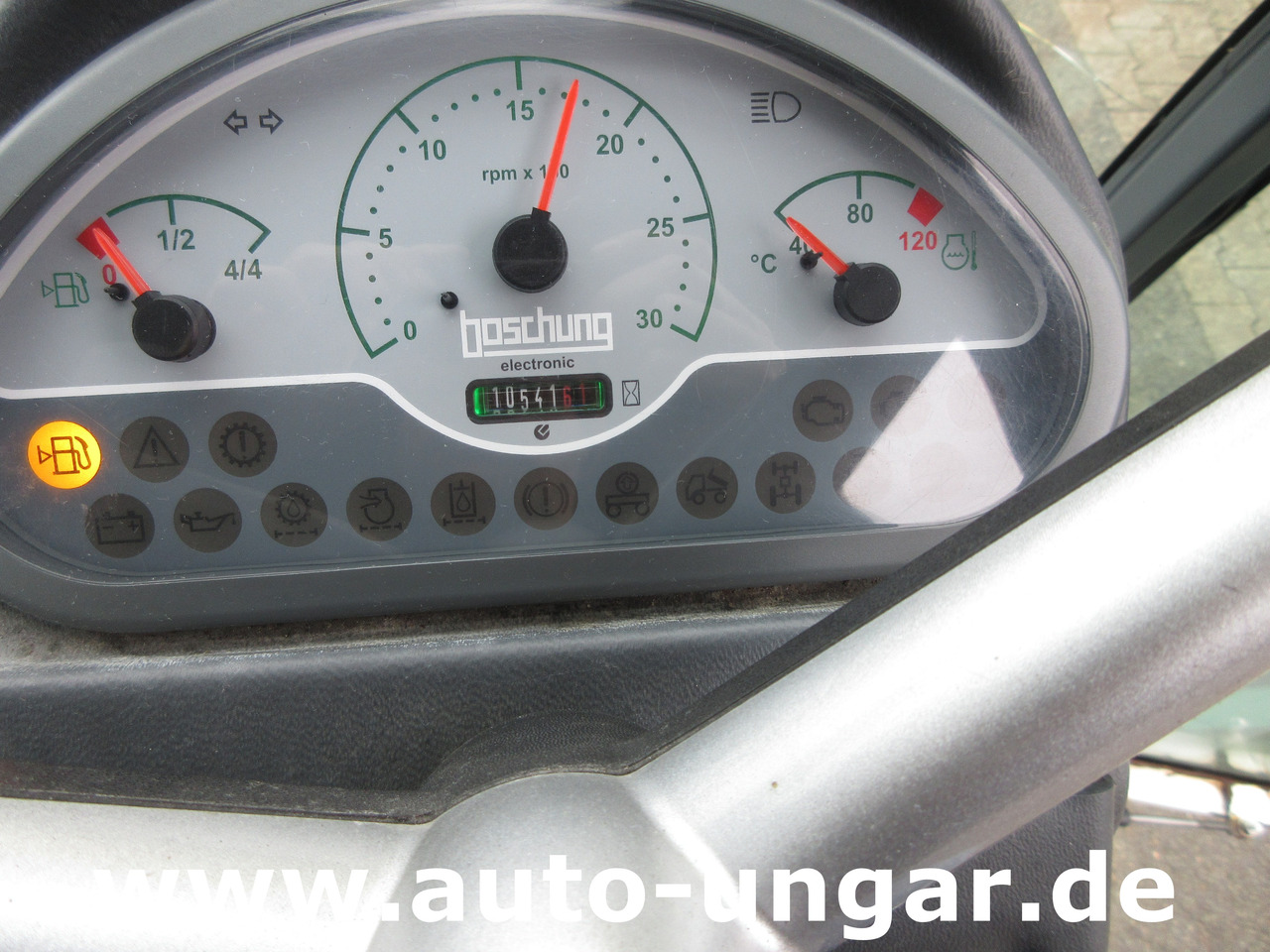 Namjenska/ Posebna vozila BOSCHUNG L3 Laveuse Kärcher Baujahr 2015 mit Hochdruckreiniger am Heck: slika Namjenska/ Posebna vozila BOSCHUNG L3 Laveuse Kärcher Baujahr 2015 mit Hochdruckreiniger am Heck