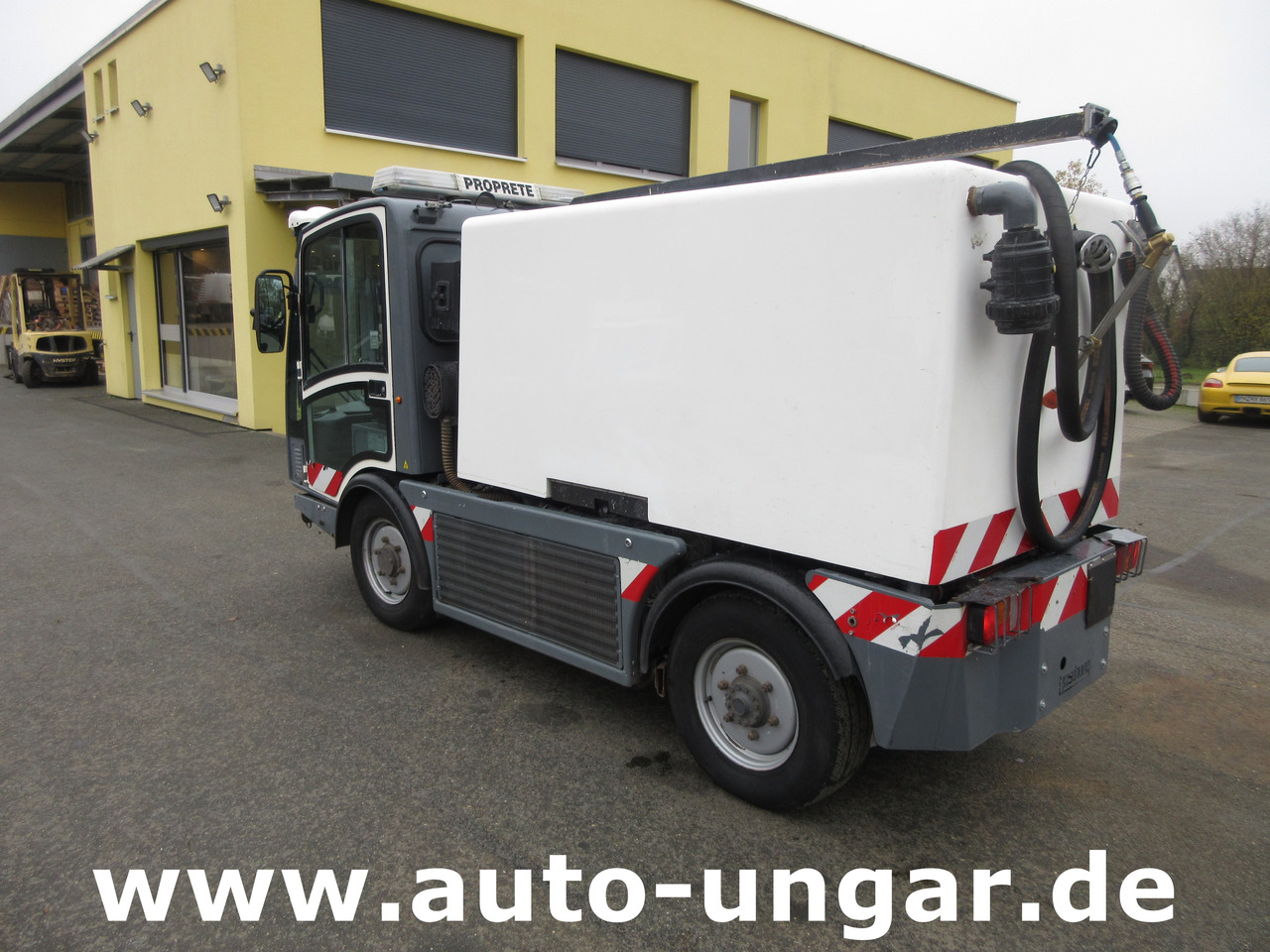 Namjenska/ Posebna vozila BOSCHUNG L3 Laveuse Kärcher Baujahr 2015 mit Hochdruckreiniger am Heck: slika Namjenska/ Posebna vozila BOSCHUNG L3 Laveuse Kärcher Baujahr 2015 mit Hochdruckreiniger am Heck