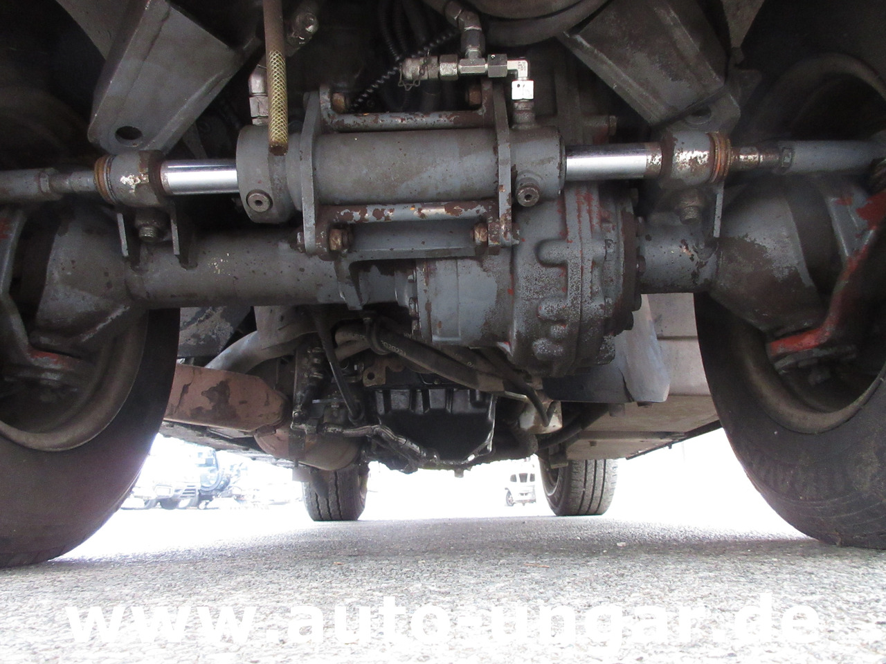 Namjenska/ Posebna vozila BOSCHUNG L3 Laveuse Kärcher Baujahr 2015 mit Hochdruckreiniger am Heck: slika Namjenska/ Posebna vozila BOSCHUNG L3 Laveuse Kärcher Baujahr 2015 mit Hochdruckreiniger am Heck