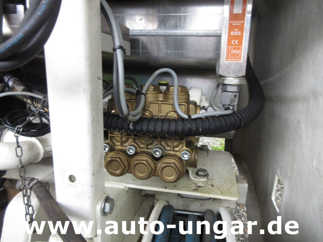 Namjenska/ Posebna vozila CMAR NC300 Schwemmaufbau Laveuse Bj. 2014 für Multicar Tremo Hochdruck: slika Namjenska/ Posebna vozila CMAR NC300 Schwemmaufbau Laveuse Bj. 2014 für Multicar Tremo Hochdruck Namjenska/ Posebna vozila CMAR NC300 Schwemmaufbau Laveuse Bj. 2014 für Multicar Tremo Hochdruck: slika Namjenska/ Posebna vozila CMAR NC300 Schwemmaufbau Laveuse Bj. 2014 für Multicar Tremo Hochdruck