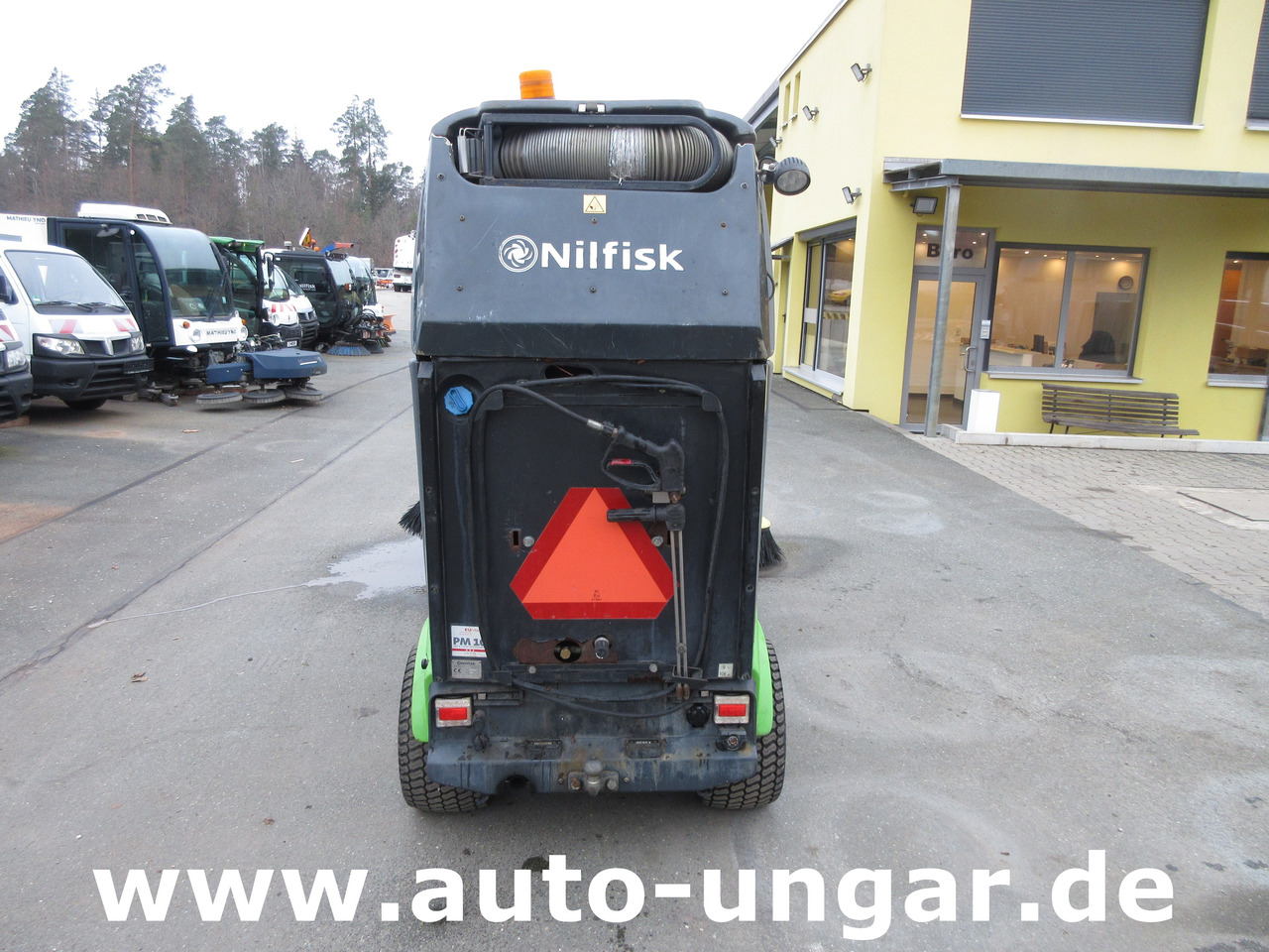 Nilfisk CR 2250 Egholm Bj. 2015 Kehrmaschine 4x4 Perkins Diesel Knicklenkung - Cestovna čistilica: slika Nilfisk CR 2250 Egholm Bj. 2015 Kehrmaschine 4x4 Perkins Diesel Knicklenkung - Cestovna čistilica Nilfisk CR 2250 Egholm Bj. 2015 Kehrmaschine 4x4 Perkins Diesel Knicklenkung - Cestovna čistilica: slika Nilfisk CR 2250 Egholm Bj. 2015 Kehrmaschine 4x4 Perkins Diesel Knicklenkung - Cestovna čistilica