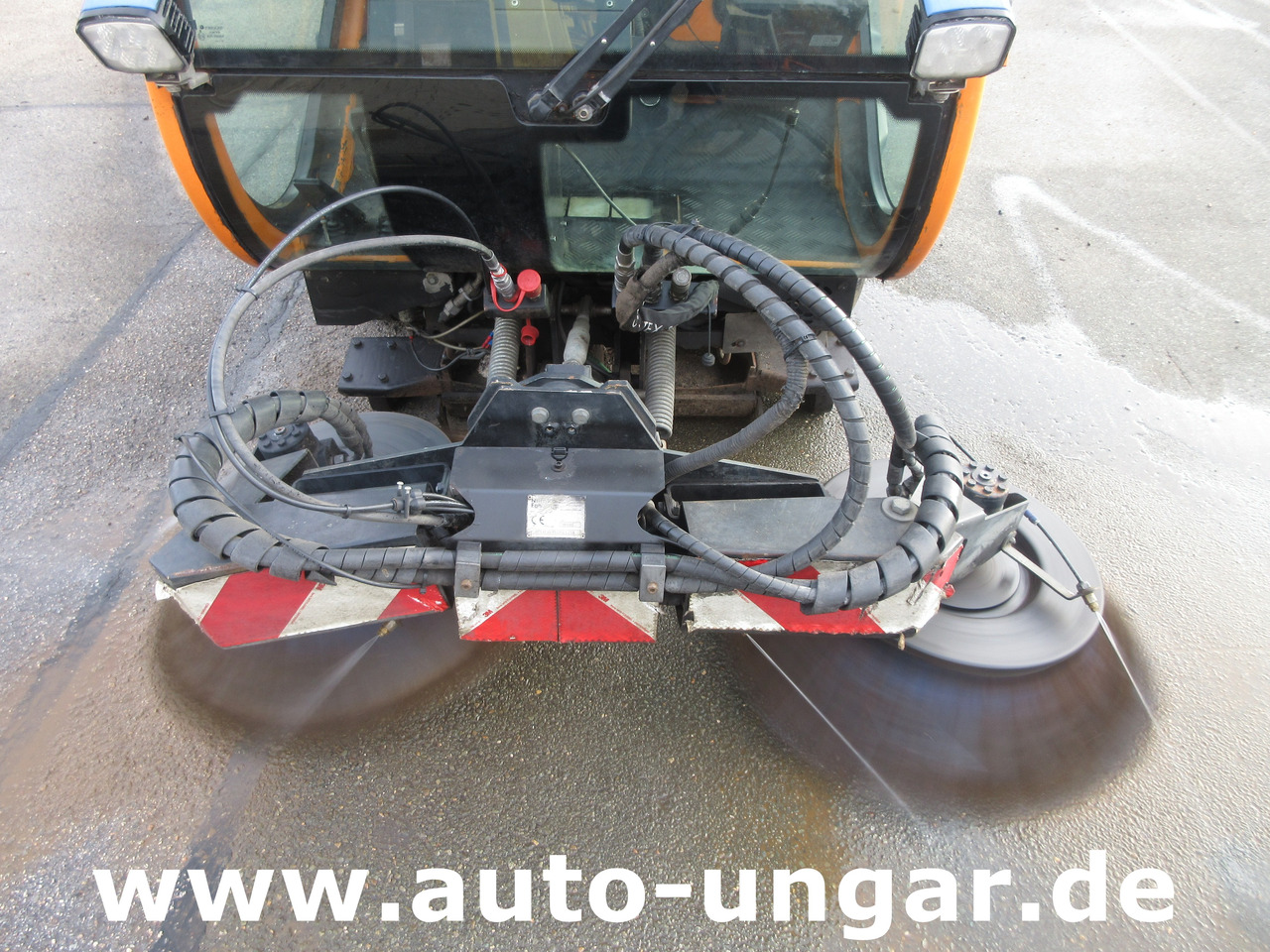 Nilfisk CR3500 Geräteträger Kommunalfahrzeug 4x4 Kehrmaschine Schmidt Flexigo - Cestovna čistilica: slika Nilfisk CR3500 Geräteträger Kommunalfahrzeug 4x4 Kehrmaschine Schmidt Flexigo - Cestovna čistilica Nilfisk CR3500 Geräteträger Kommunalfahrzeug 4x4 Kehrmaschine Schmidt Flexigo - Cestovna čistilica: slika Nilfisk CR3500 Geräteträger Kommunalfahrzeug 4x4 Kehrmaschine Schmidt Flexigo - Cestovna čistilica