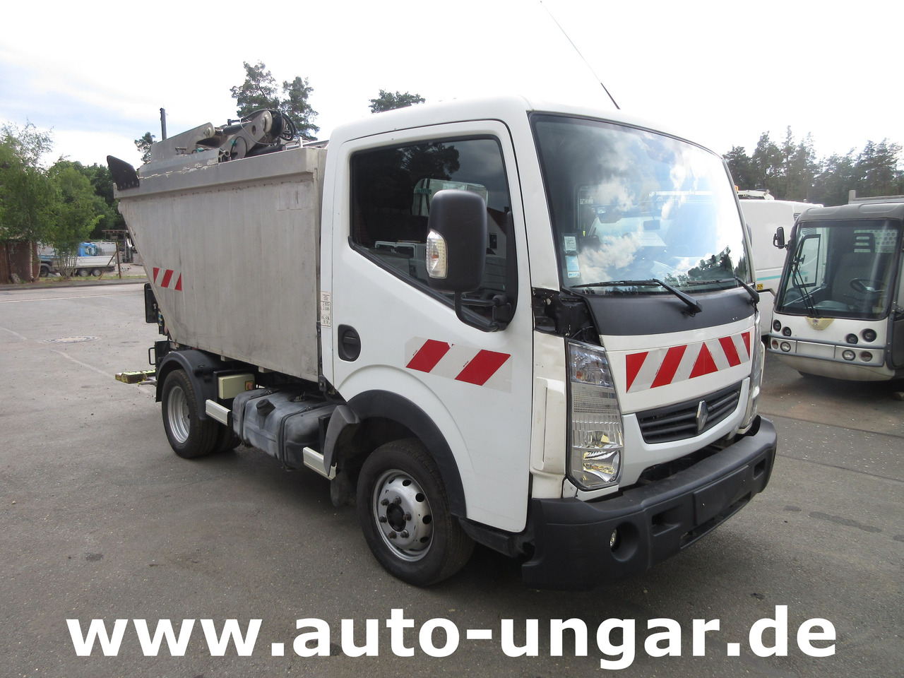 RENAULT Maxity 3.500kg Faun Provence Benne Müllwagen 5m³ Alumulde mit Presse - Kamion za odvoz smeća: slika RENAULT Maxity 3.500kg Faun Provence Benne Müllwagen 5m³ Alumulde mit Presse - Kamion za odvoz smeća RENAULT Maxity 3.500kg Faun Provence Benne Müllwagen 5m³ Alumulde mit Presse - Kamion za odvoz smeća: slika RENAULT Maxity 3.500kg Faun Provence Benne Müllwagen 5m³ Alumulde mit Presse - Kamion za odvoz smeća