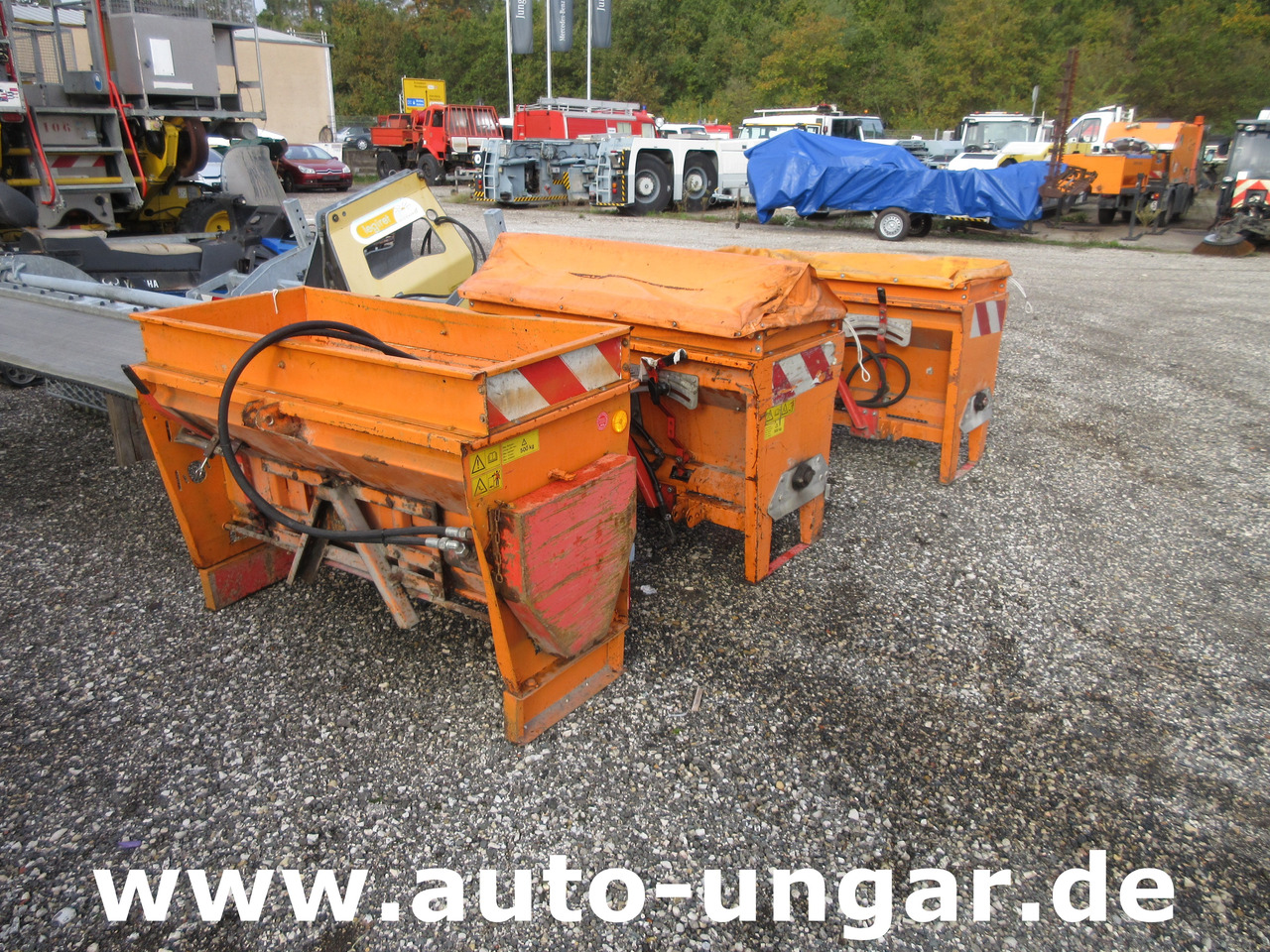 Rauch UKS 120 Anbaustreuer Salzstreuer hydraulisch Streuautomat Winterdienst - Općinski traktor: slika Rauch UKS 120 Anbaustreuer Salzstreuer hydraulisch Streuautomat Winterdienst - Općinski traktor Rauch UKS 120 Anbaustreuer Salzstreuer hydraulisch Streuautomat Winterdienst - Općinski traktor: slika Rauch UKS 120 Anbaustreuer Salzstreuer hydraulisch Streuautomat Winterdienst - Općinski traktor