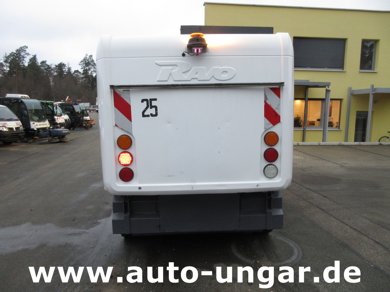 Ravo Compact C 540 Kehrmaschine Baujahr 2009 Streetsweeper 5m³ - Cestovna čistilica: slika Ravo Compact C 540 Kehrmaschine Baujahr 2009 Streetsweeper 5m³ - Cestovna čistilica Ravo Compact C 540 Kehrmaschine Baujahr 2009 Streetsweeper 5m³ - Cestovna čistilica: slika Ravo Compact C 540 Kehrmaschine Baujahr 2009 Streetsweeper 5m³ - Cestovna čistilica