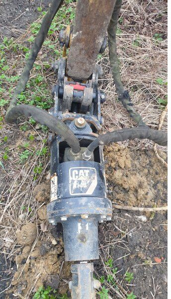 Caterpillar 305 E2 +drill - Mini bager: slika Caterpillar 305 E2 +drill - Mini bager Caterpillar 305 E2 +drill - Mini bager: slika Caterpillar 305 E2 +drill - Mini bager