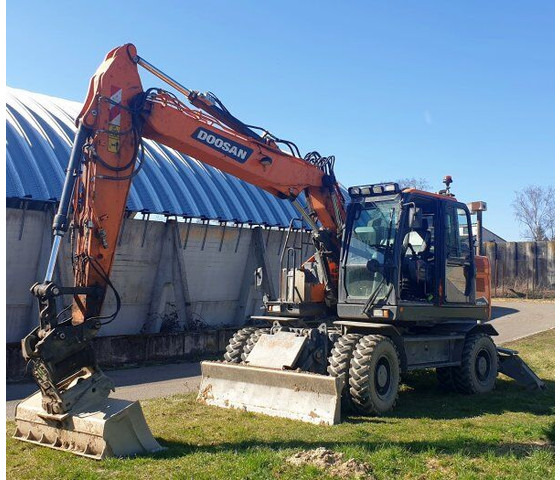 Doosan 18t DX165 WR-7 (DEVELON) - Bager na kotačima: slika Doosan 18t DX165 WR-7 (DEVELON) - Bager na kotačima Doosan 18t DX165 WR-7 (DEVELON) - Bager na kotačima: slika Doosan 18t DX165 WR-7 (DEVELON) - Bager na kotačima