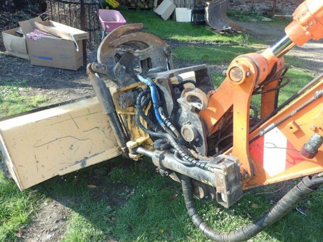 Hitachi Zaxis 140W-5B - Bager na kotačima: slika Hitachi Zaxis 140W-5B - Bager na kotačima Hitachi Zaxis 140W-5B - Bager na kotačima: slika Hitachi Zaxis 140W-5B - Bager na kotačima