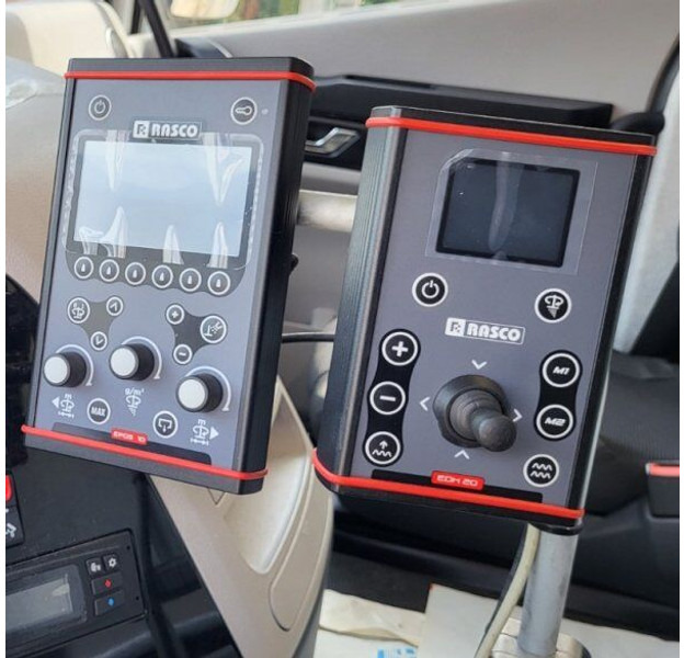 RASCO Solid LLB 4500 (+Kubota diesel) - Posipač pijeska/ Soli: slika RASCO Solid LLB 4500 (+Kubota diesel) - Posipač pijeska/ Soli RASCO Solid LLB 4500 (+Kubota diesel) - Posipač pijeska/ Soli: slika RASCO Solid LLB 4500 (+Kubota diesel) - Posipač pijeska/ Soli