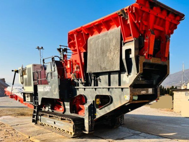 Sandvik QJ 341+ (51t mobil) - Čeljusna drobilica: slika Sandvik QJ 341+ (51t mobil) - Čeljusna drobilica Sandvik QJ 341+ (51t mobil) - Čeljusna drobilica: slika Sandvik QJ 341+ (51t mobil) - Čeljusna drobilica