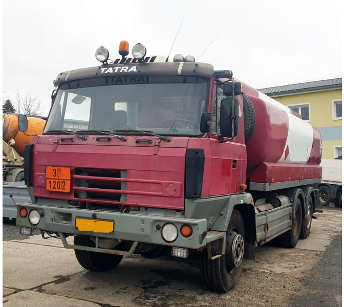 Tatra 6x6 T815 ADR 17m3 - Kamion cisterna: slika Tatra 6x6 T815 ADR 17m3 - Kamion cisterna Tatra 6x6 T815 ADR 17m3 - Kamion cisterna: slika Tatra 6x6 T815 ADR 17m3 - Kamion cisterna