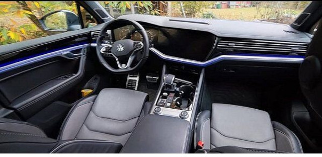 Volkswagen Touareg 3.0 TDi R-line 4-motion - Automobil: slika Volkswagen Touareg 3.0 TDi R-line 4-motion - Automobil Volkswagen Touareg 3.0 TDi R-line 4-motion - Automobil: slika Volkswagen Touareg 3.0 TDi R-line 4-motion - Automobil