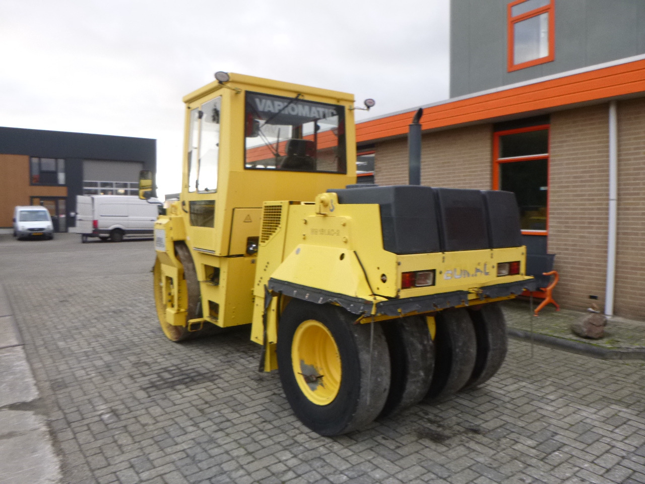 BOMAG BW151AC-2 - Kombinirani valjak: slika BOMAG BW151AC-2 - Kombinirani valjak BOMAG BW151AC-2 - Kombinirani valjak: slika BOMAG BW151AC-2 - Kombinirani valjak